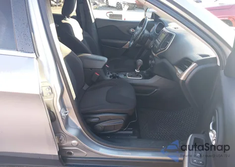 2017 Jeep Cherokee Latitude 4X4 из США, поврежденный, VIN 1C4PJMCB7HW665728